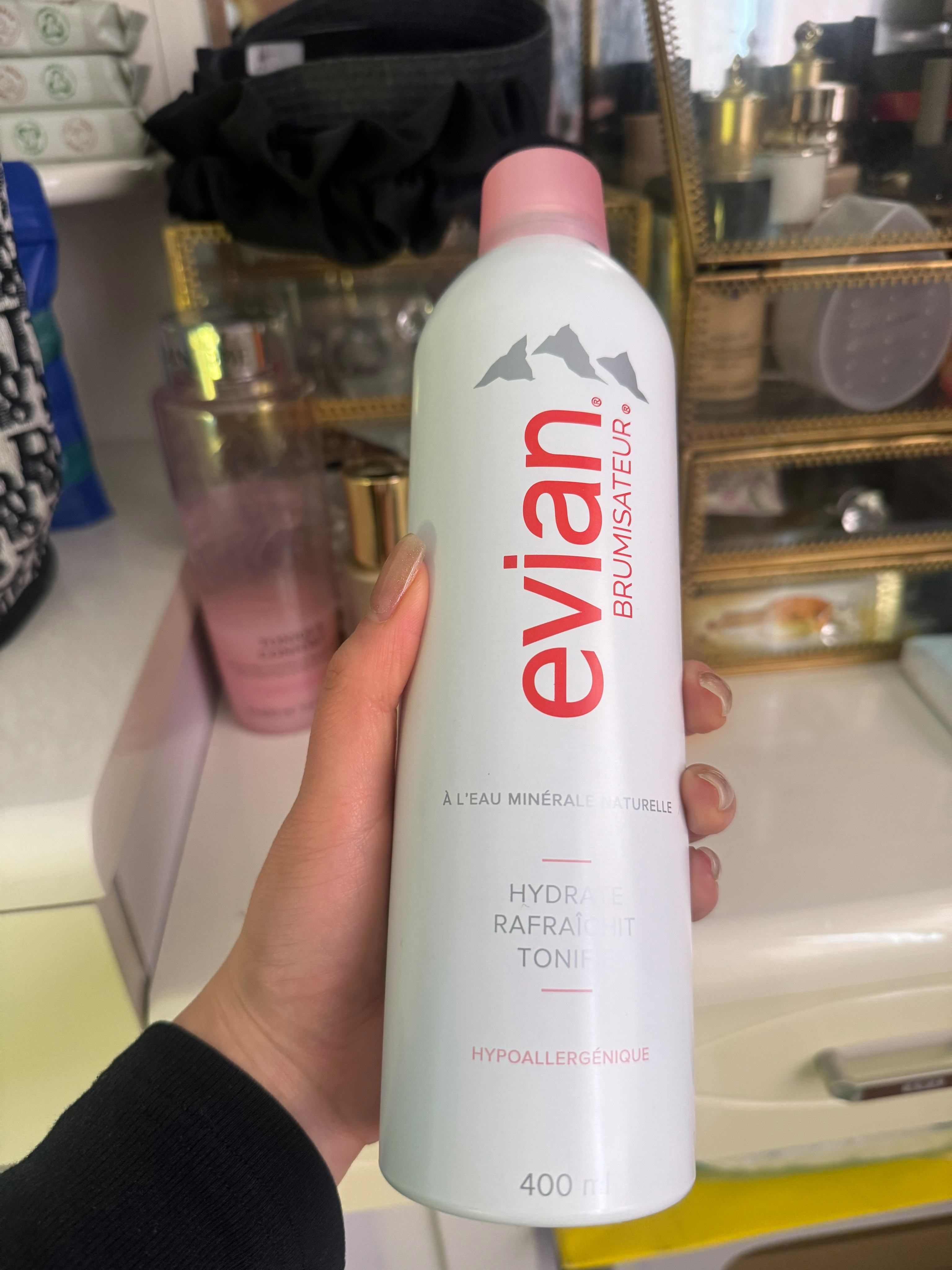 依云水喷雾用剩怎么倒出来