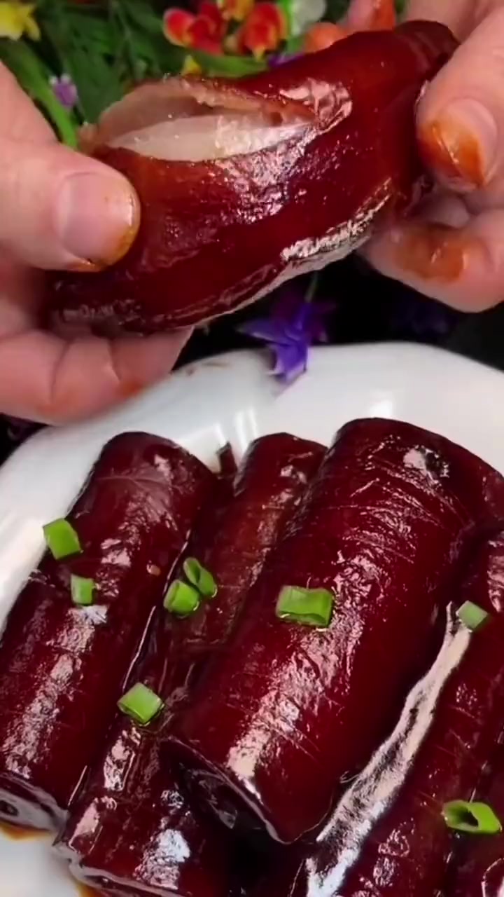 猪皮怎么做好吃,猪皮的家常做法