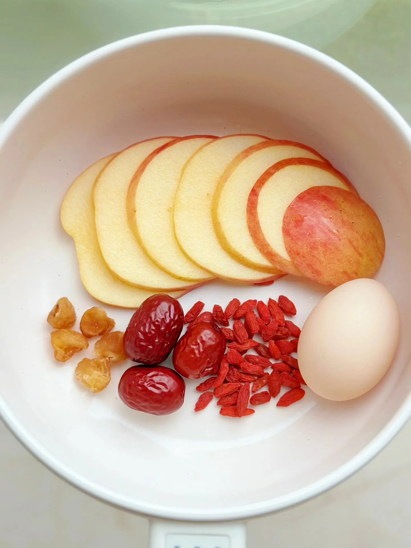 苹果和鸡蛋在一起煮水有哪些功效