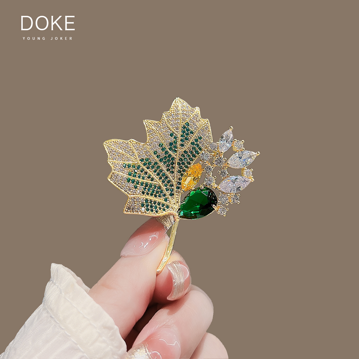 男生送女生枫叶状的胸针表示什么意思？？？